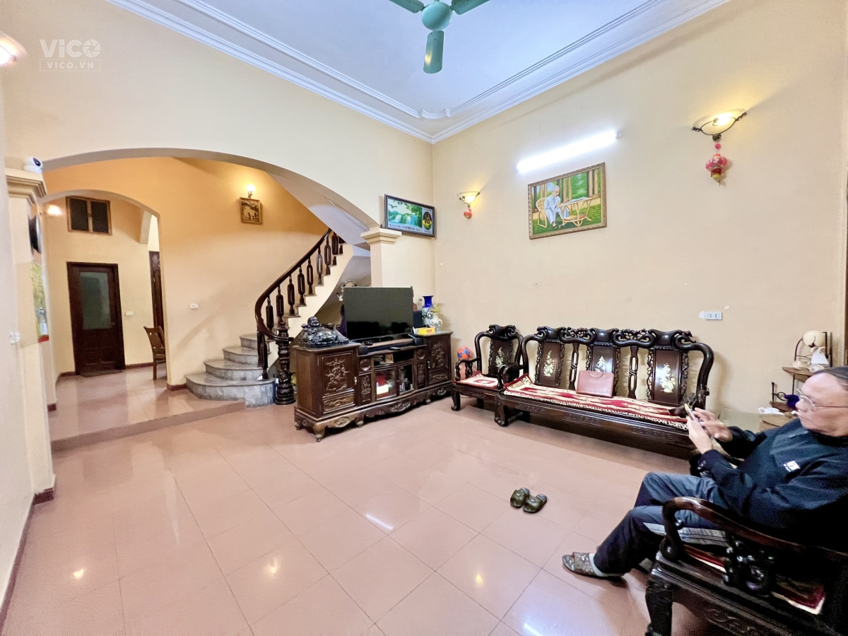 Bán tập thể quân đội yên phụ, 74m2, 5.1m tiền, ô tô , nhỉnh 11 tỷ. 2 thoáng.