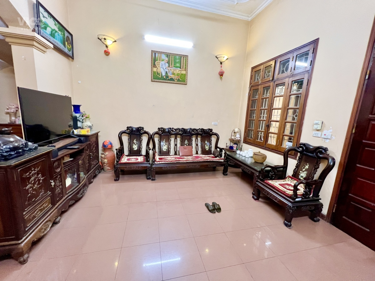 Bán tập thể quân đội yên phụ, 74m2, 5.1m tiền, ô tô , nhỉnh 11 tỷ. 2 thoáng.
