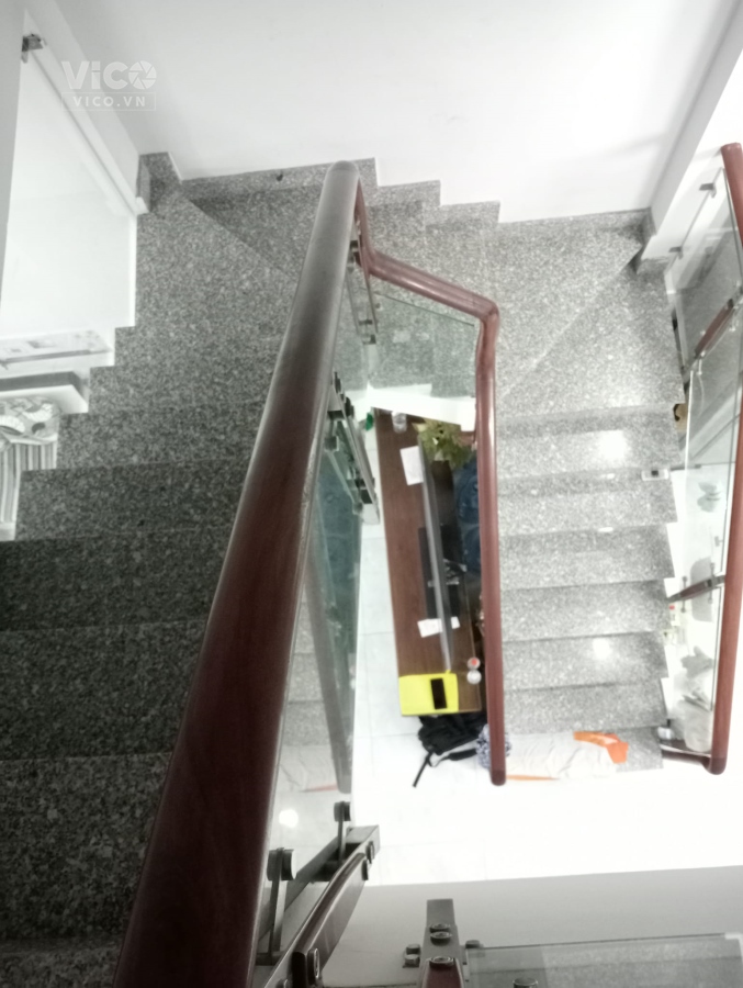 BÁN NHÀ HẼM XE HƠI BÌNH TIÊN NGANG 5M CÁCH MẤY CĂN RA MẶT TIỀN CHỈ 4 TỶ