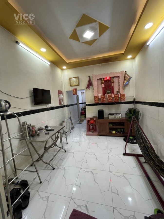 NHÀ HIẾM NHỈNH 2 TỶ26M2 2PNHẺM XE HƠI