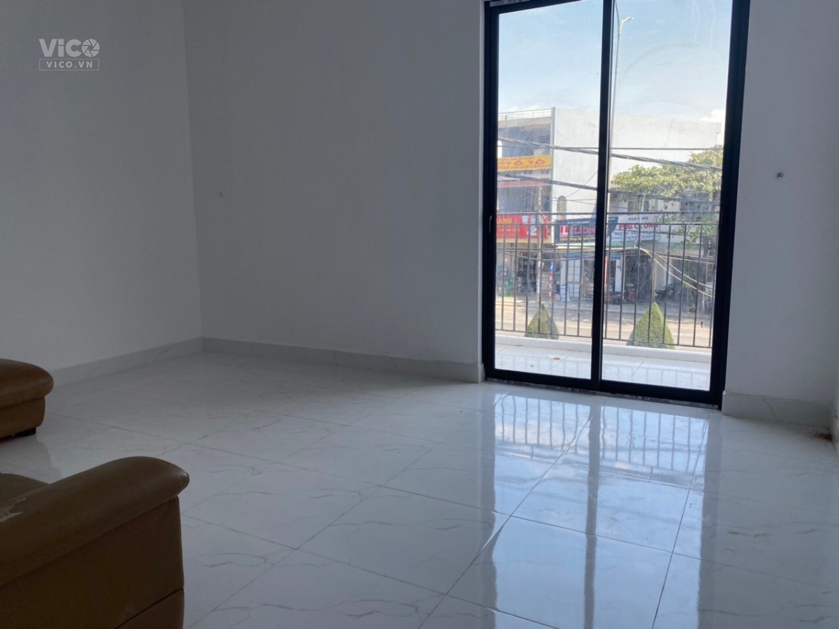 Nhà Mặt Tiền CMT8, 125m2, 2 tầng đẹp, KD, 5.15 tỷ