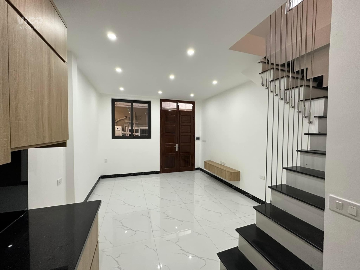 TRẦN CUNG, CỔ NHUẾ. CHƯA ĐẾN 3 TỶ 30M Ô TÔ VÀI BƯỚC CHÂN RA PHÓ HOÀNG QUÓC VIẾT GIÁ VỪA BÁN