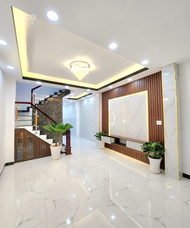 Nhà nở hậu 2 tầng xây mới hẻm 314 Âu Dương Lân P3Q8. Giá 5,6 tỷ TL