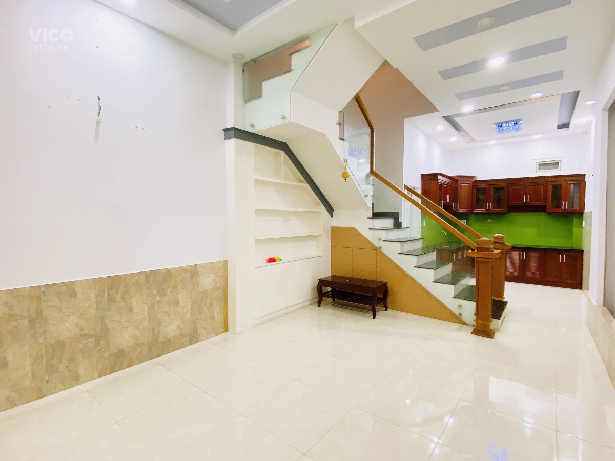 NHÀ MỚI THOÁNG MÁT Ô TÔ NGỦ TRONG NHÀ,48M2 ,3lầu, Nhỉnh 5 tỷ, PHAN HUY ÍCH GV