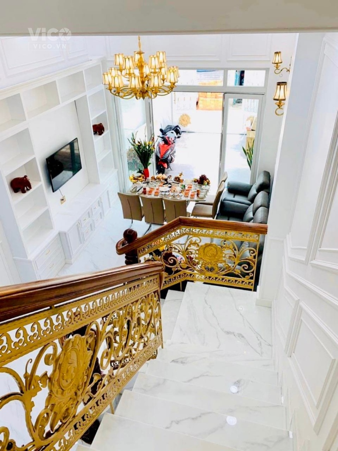 BÁN NHANH NHÀ 3 LẦU SÂN THƯỢNG XE HƠI NGỦ TRONG NHÀ KHU VỰC KINH DOANH MỞ VĂN PHÒNG 4