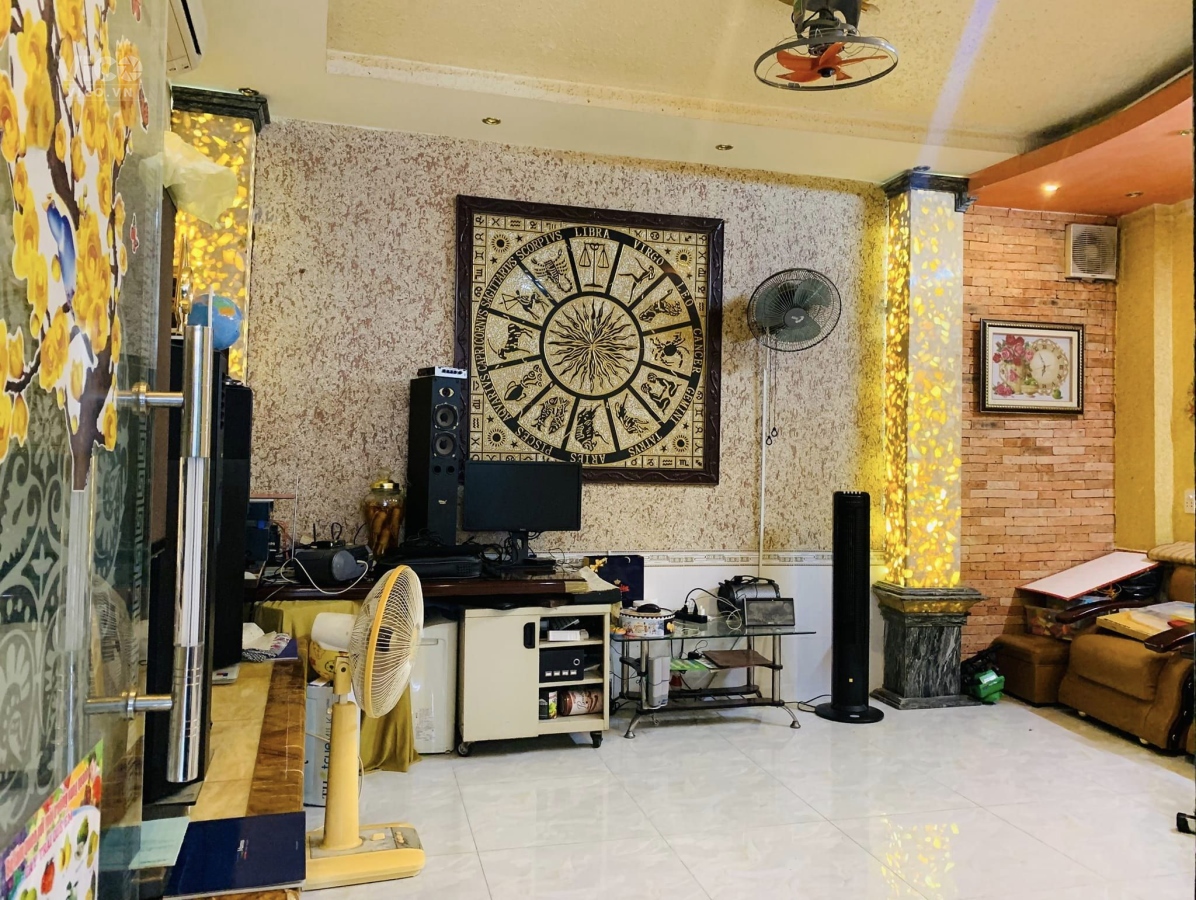 siêu rẻ nhà đẹp như khách sạn, 104m2, 3 wc, âu dương lân, phường 3 quận 8. chỉ hơn 4 tỷ. 0901370397