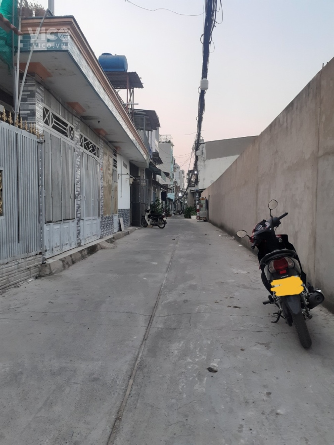 Chủ bán đất tặng nhà, chỉ 50 triệu /m2 tọa lạc tại đường Lê Trọng Tấn ( Q. Tân Phú)