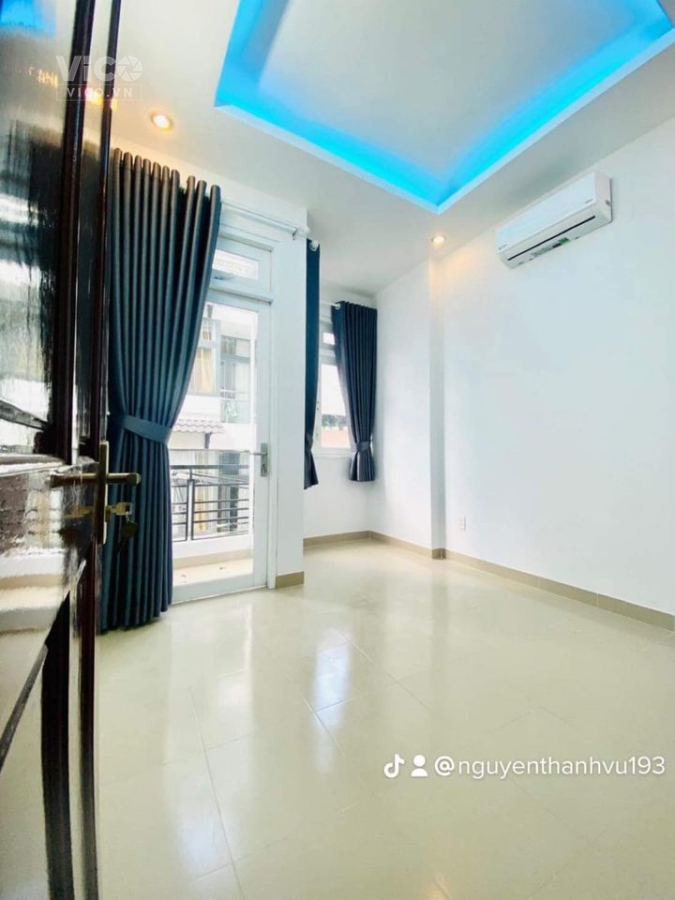 BÁN NHÀ HXH TRÁNH ĐƯỜNG ỐNG ÍCH KHIÊM Q11 NHÀ ĐẸP 5 TẦNG BTCT ÔTÔ 16 CHỖ NGỦ TRONG NHÀ .