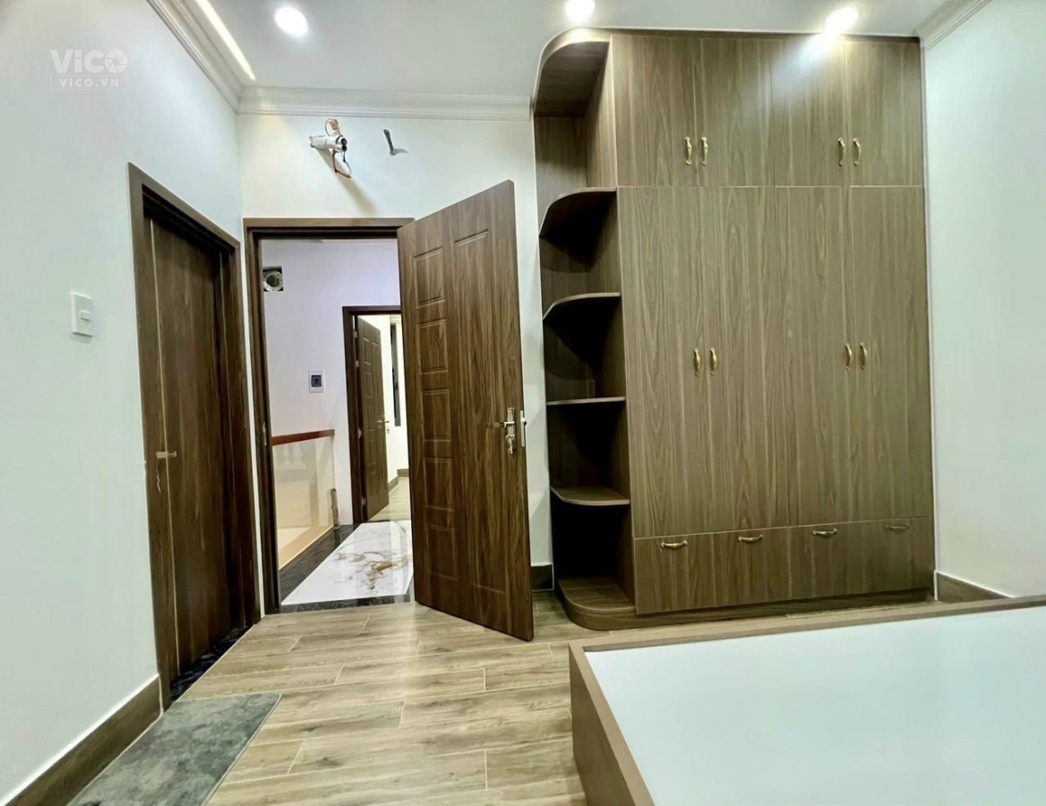 Bán Nhà 3 tầng 52m, 4PN 4WC, chủ tặng hết nội thất xịn Linh Trung Thủ Đức nhỉnh 8 Tỷ