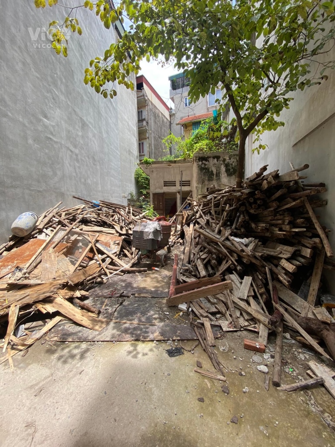 Bán 110 m2 Đất tại đường Cầu Giấy, phù hợp xây CCMN, chỉ nhỉnh 100tr/m2