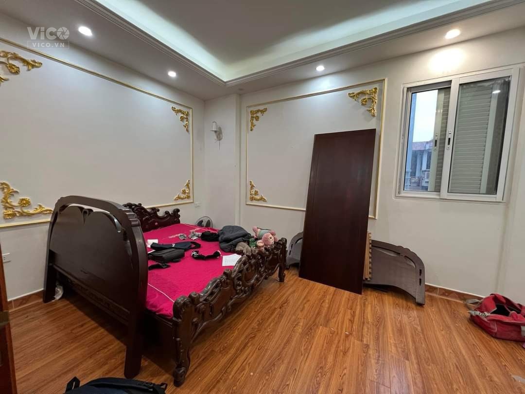 Bán gấp nhà Xuân Đỉnh, ngõ rộng, thẳng tắp, vài bước chân ra mặt phố, mời Đầu Tư .