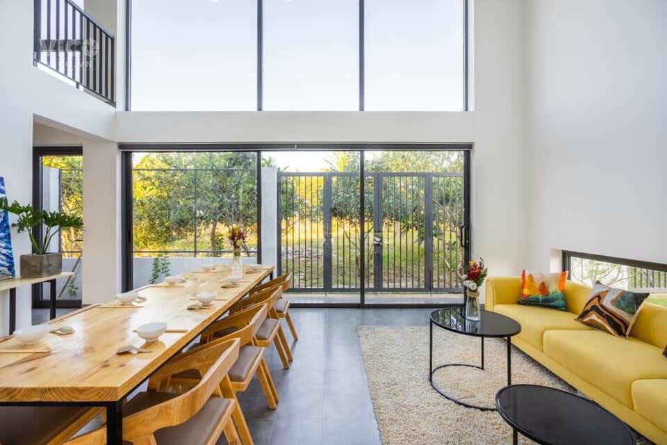 Villa đẹp FPT cạnh sông Cổ Cò, 416m2 2.5 tầng, giá 14.5 tỷ