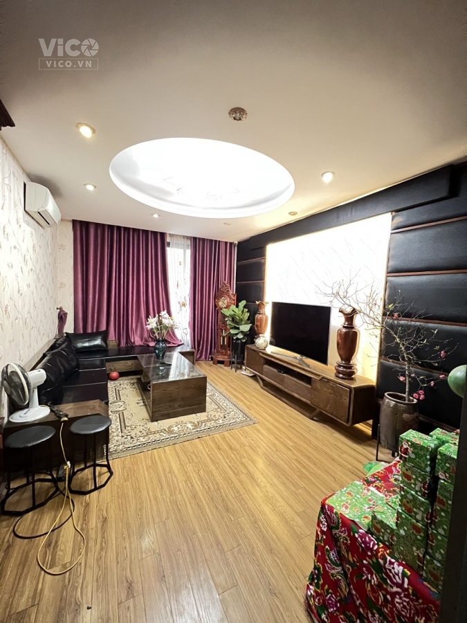 Bán nhà phố Việt Hưng 80m, 5 tầng, thang máy , giá rẻ