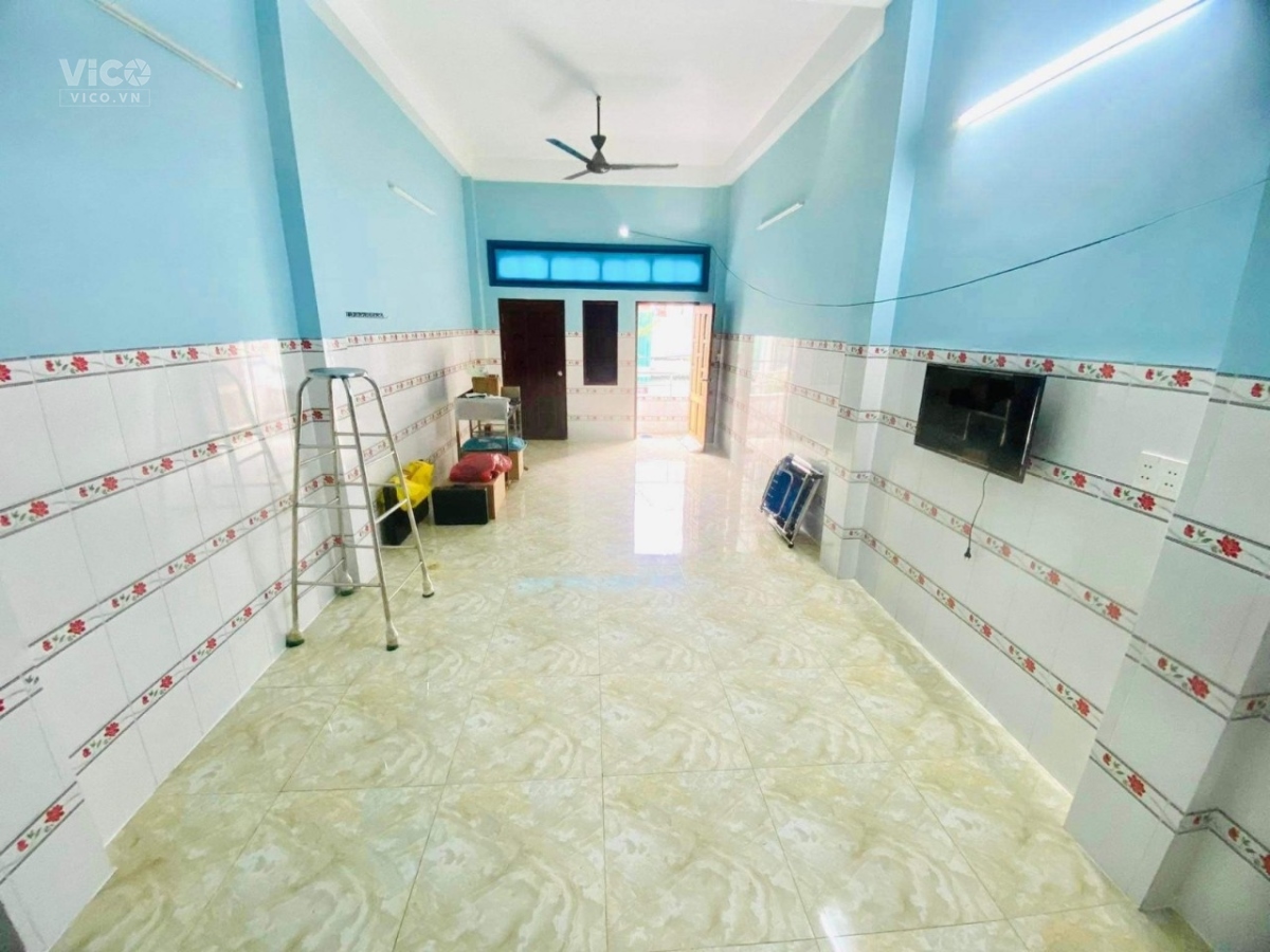 BÁN NHÀ GẤP NHÀ ĐƯỜNG HÒA BÌNH TÂN PHÚ, 72M2, 4X18M, HẺM XE DƯỚI 7 TỶ