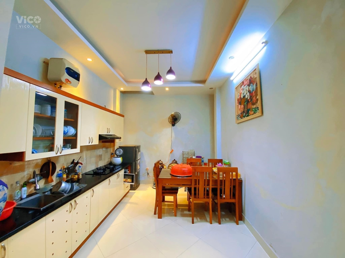 BÁN NHÀ NGUYỄN ĐÌNH HOÀN 60M2, 4 TẦNG, SĐCC. 4.95 TỶ