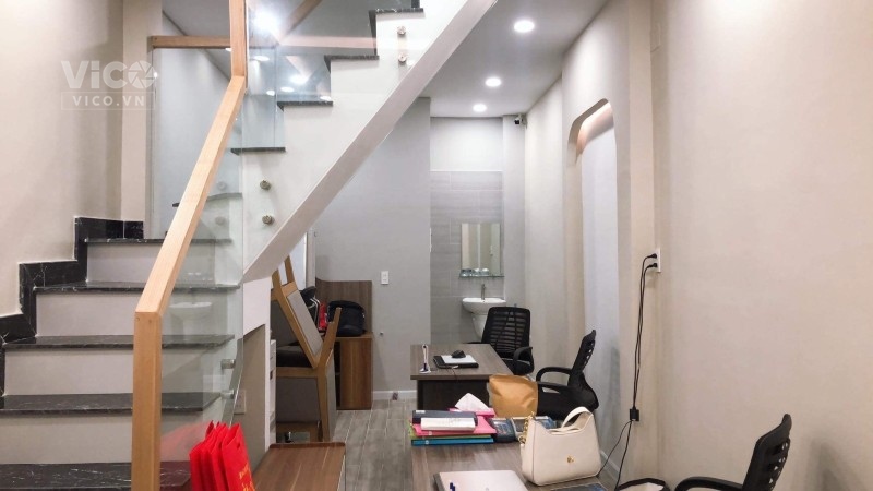 Bán gấp nhà đẹp Nguyễn Thiện Thuật Quận 3 Chỉ 4 Tỷ 99 Hẻm thông thoáng 30m2 dọn vào ở ngay