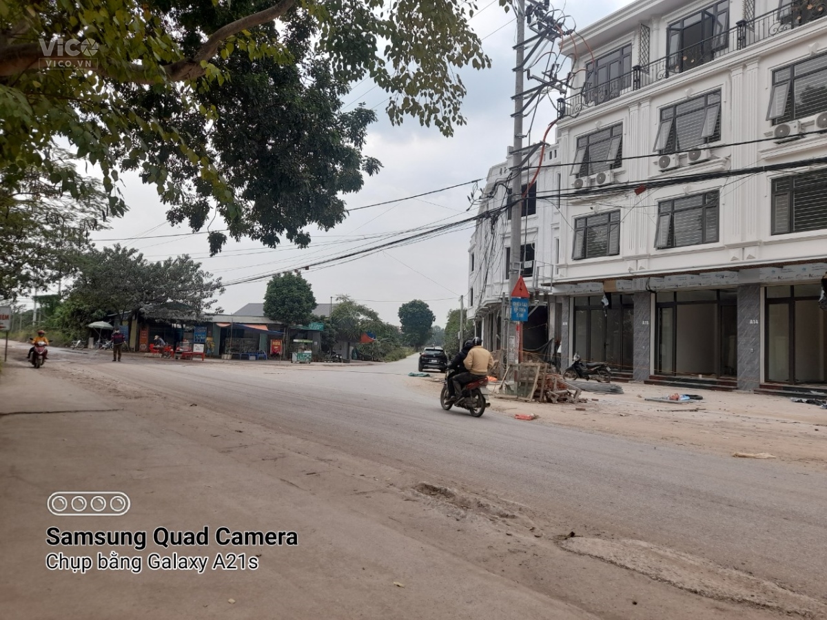 Đất mặt đường Võ Văn Kiệt