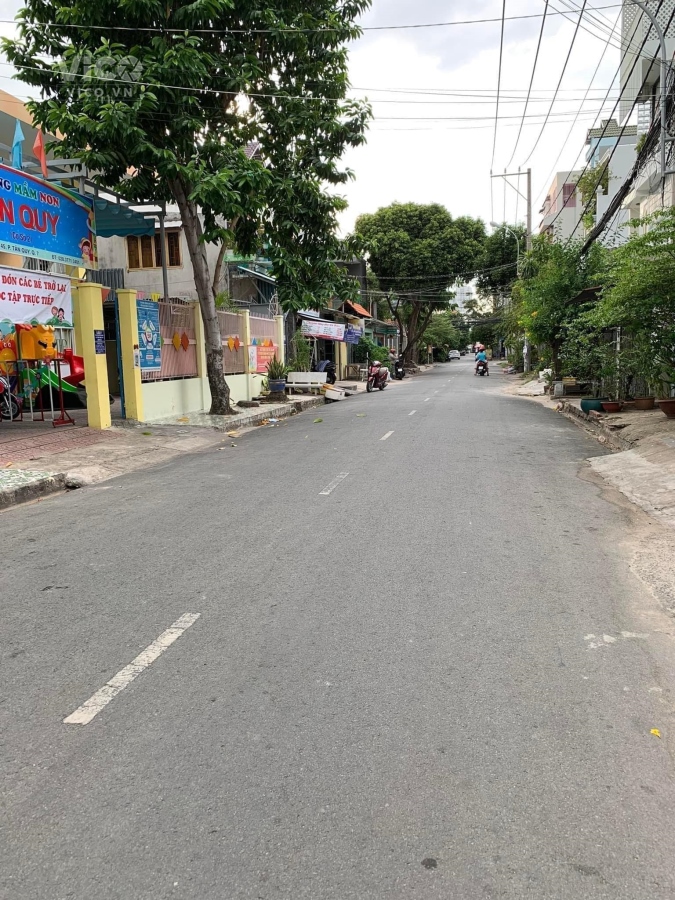 Bán nhà 2 TẦNG, 4x18, MẶT TIỀN ĐƯỜNG số 49 Tân Quy, Quận 7, giáỉ 10,8 tỷ