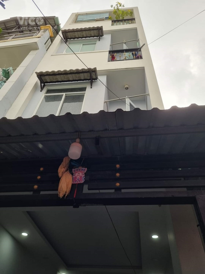 Bán nhà Rẻ 3 mặt tiền Hẻm kinh doanh cách mặt tiền Hoàng Diệu 20 m DT 100 m có 5 tỷ hơn Q4