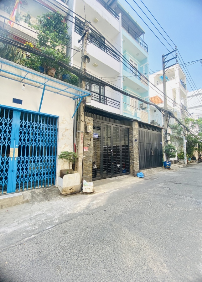 Chia tài sản bán nhà HXH 5m Lạc Long Quân Tân Bình, 61m, 4 tầng BTCT.