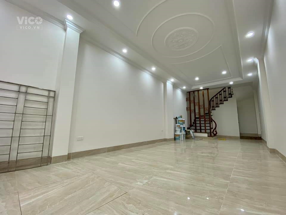 Lâm hạ, Long Biên 2 thoáng, nở hậu, gara, oto tránh đỗ.